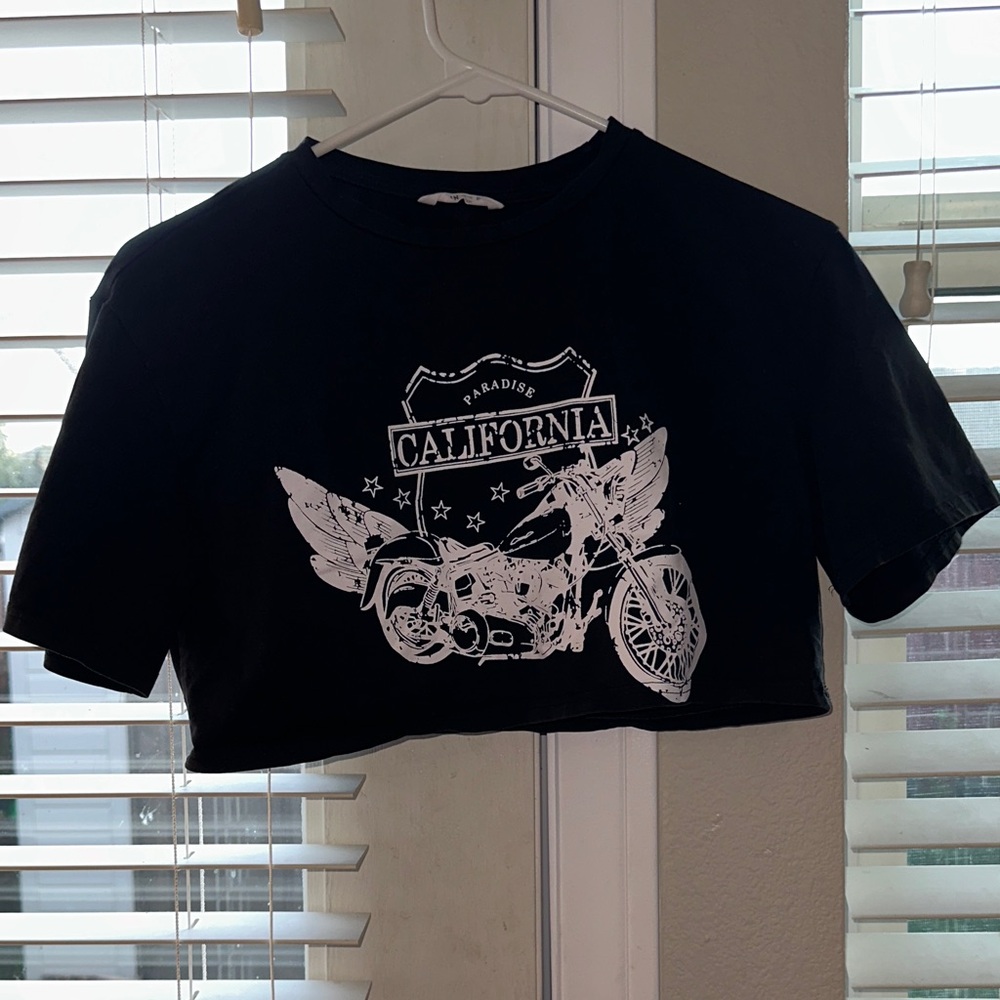 SHEIN girls size 11-12 black California graphic crop top tee